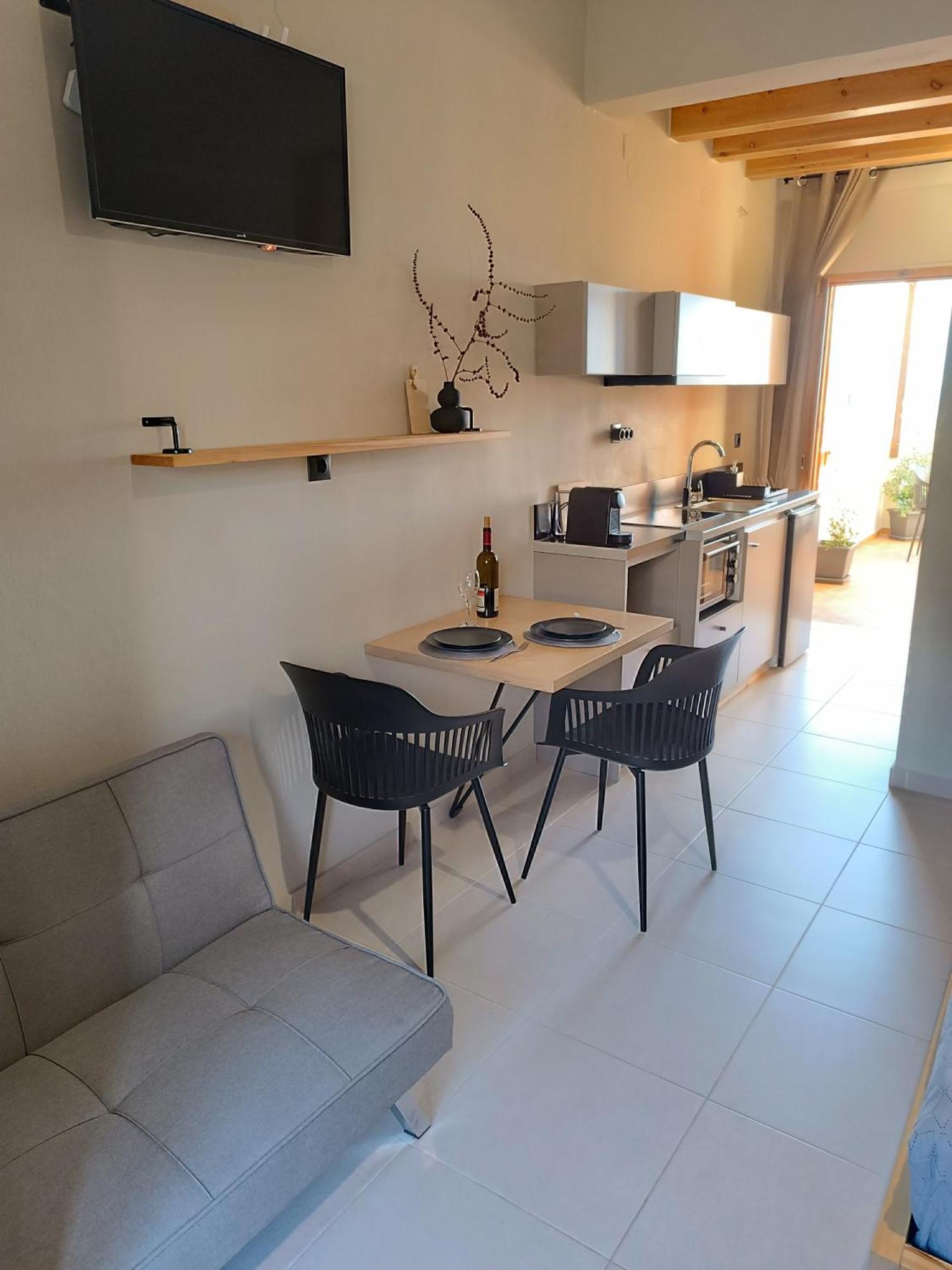 Giodriana Cozy Studio Agia Marina  Ngoại thất bức ảnh